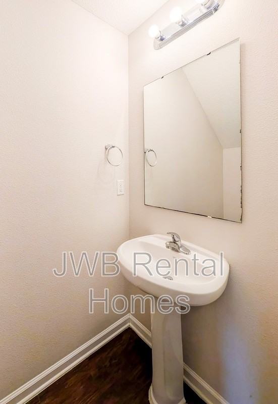 1933 Dean Rd - Photo 6 of 18