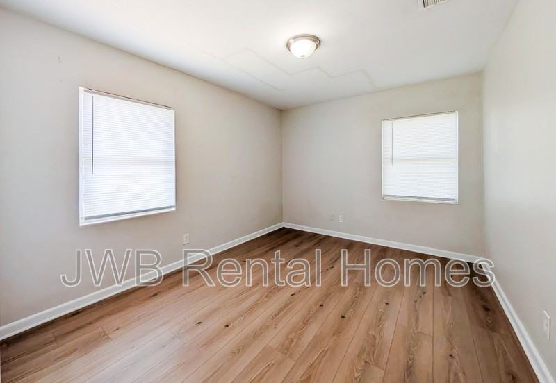 9757 Patton Rd - Photo 7 of 18