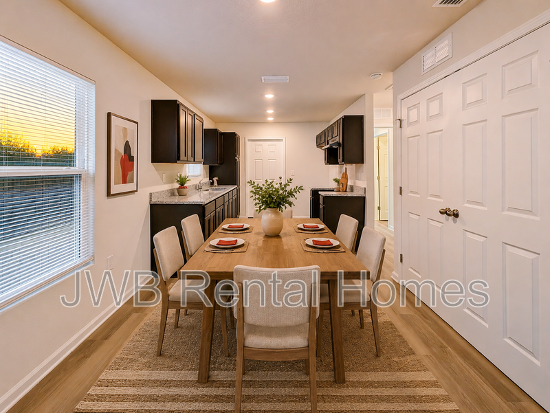 2313 Janette St - Photo 4 of 13