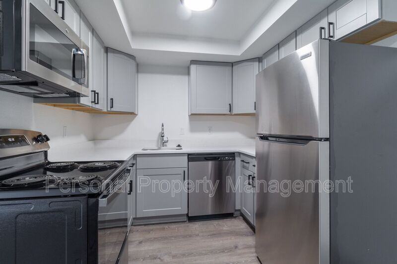 4325 E 17th St #1 - Photo 5 of 11