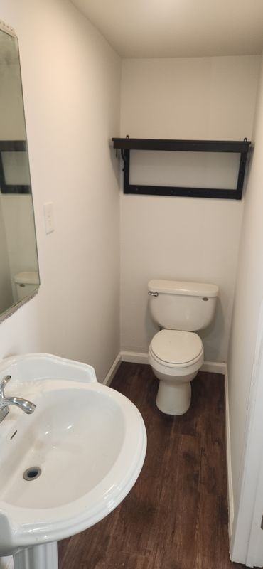 1683 Meserve St ##B - Photo 3 of 6