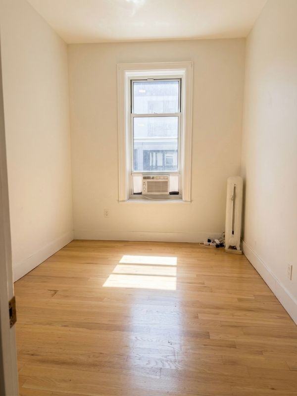 2524 Foster Ave - Photo 4 of 5