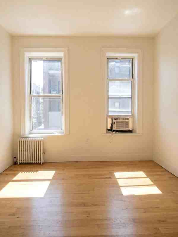 2524 Foster Ave - Photo 5 of 5