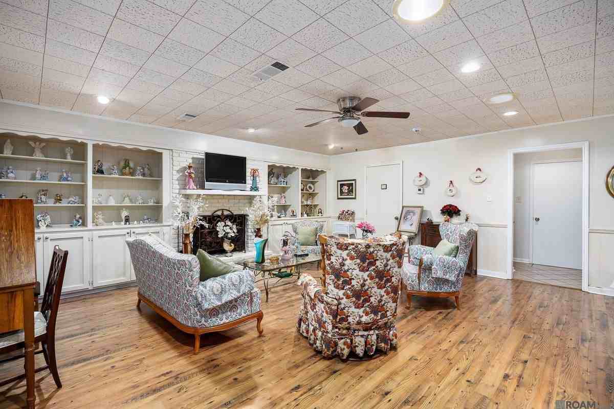 1891 Erlanger Dr - Photo 3 of 17