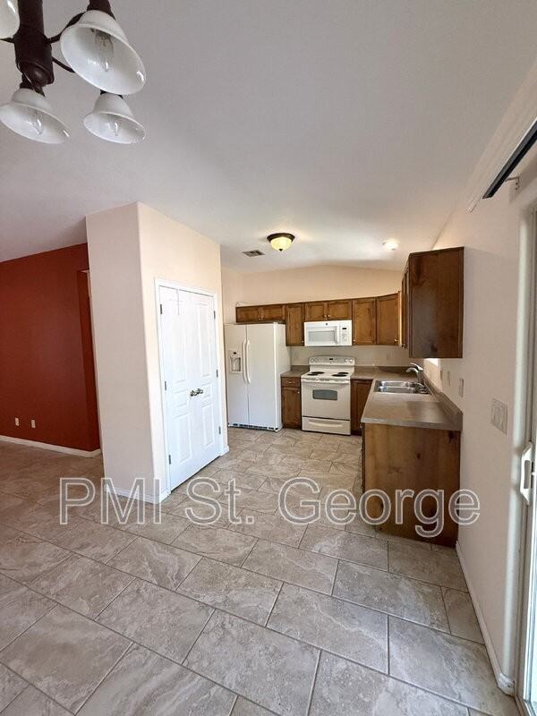 352 Westsouth - Photo 5 of 33