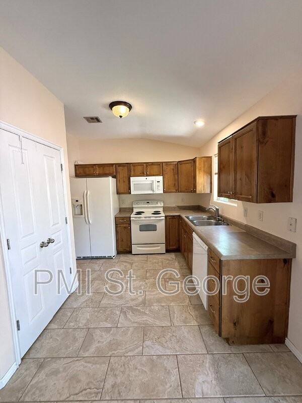 352 Westsouth - Photo 6 of 33