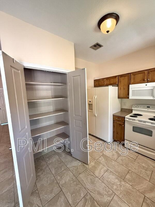 352 Westsouth - Photo 7 of 33