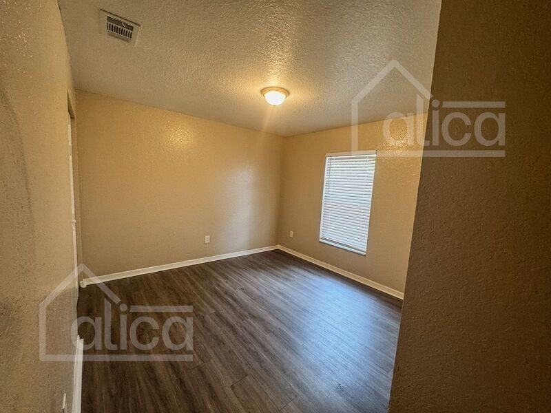 1317 14th St S - Photo 4 of 10