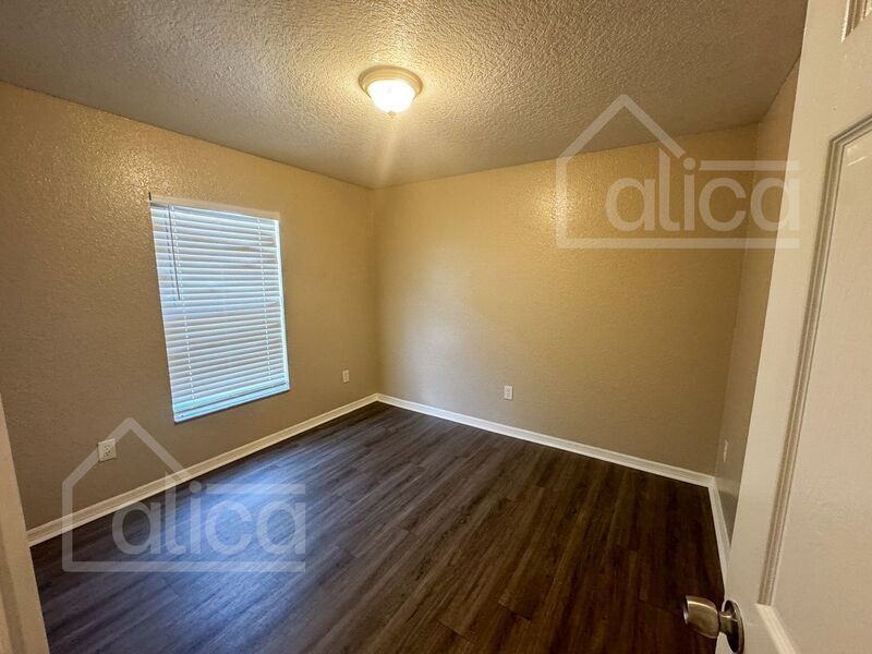 1317 14th St S - Photo 5 of 10
