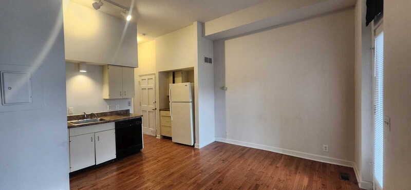 2415 S 10th St - Photo 4 of 12
