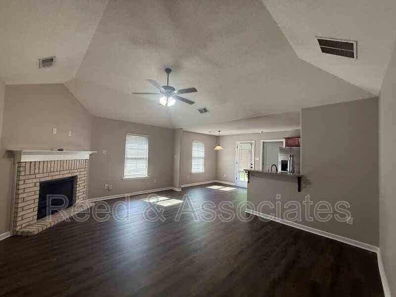 9520 Eckley Pl - Photo 3 of 13