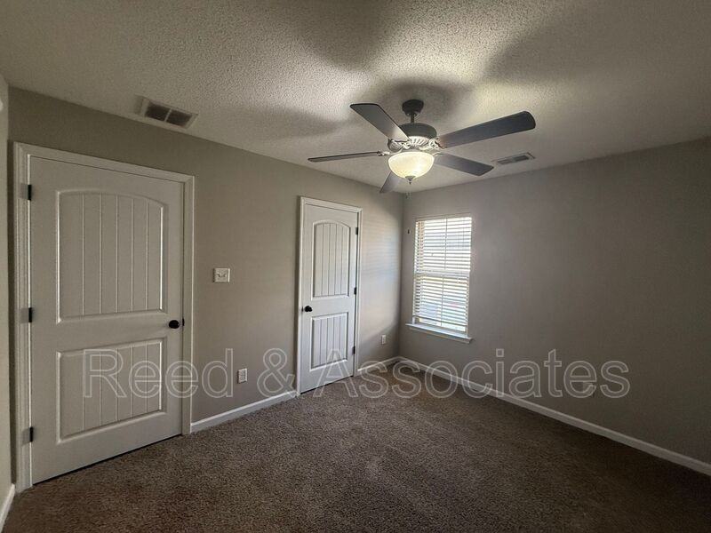 9520 Eckley Pl - Photo 5 of 13
