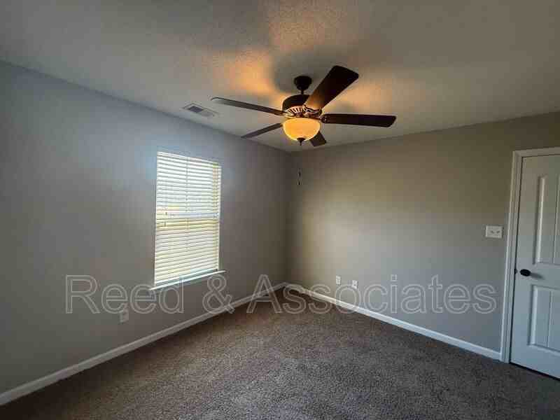 9520 Eckley Pl - Photo 6 of 13