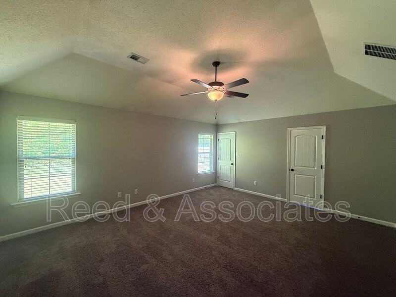 9520 Eckley Pl - Photo 7 of 13