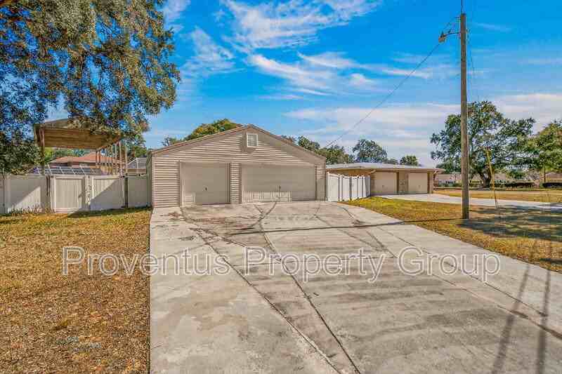 8 Manor Dr - Photo 6 of 50
