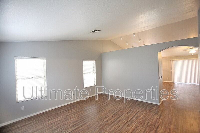 7150 W Los Gatos Dr - Photo 4 of 22