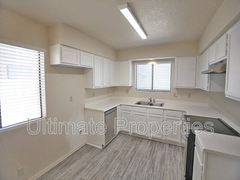 4645 N 99th Dr - Photo 6 of 17