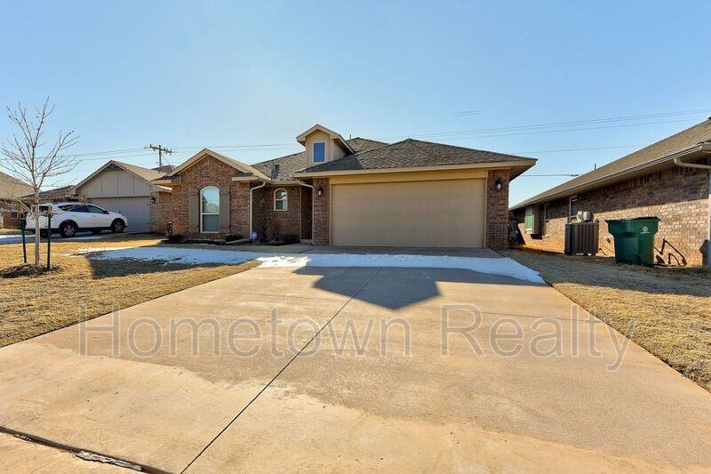 6508 Nw 157th St - Photo 2 of 40