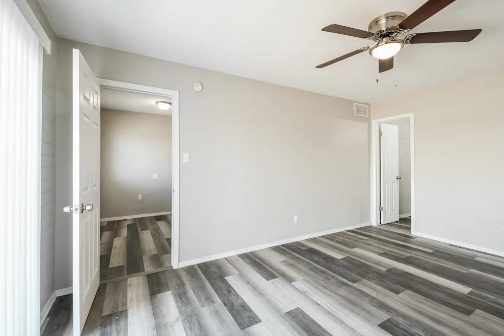 5933 W Pasadena Ave #NA - Photo 5 of 10