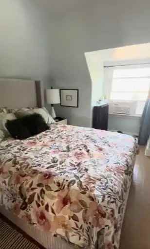 662 Gilmour St #2 - Photo 5 of 9