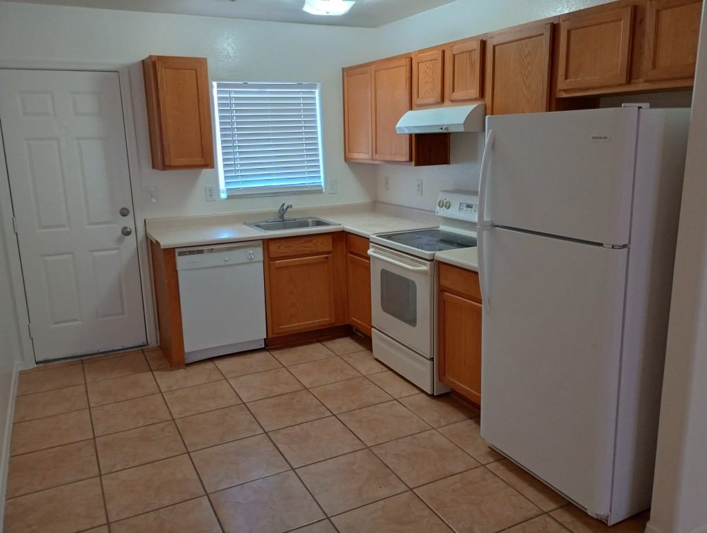 403 N Sunshine Blvd #A - Photo 2 of 14