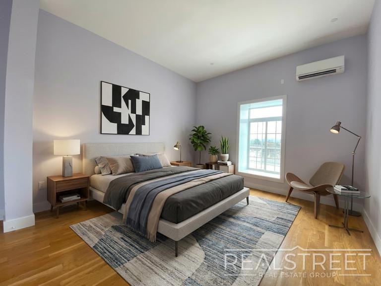9002 Queens Blvd #PH3 - Photo 3 of 17