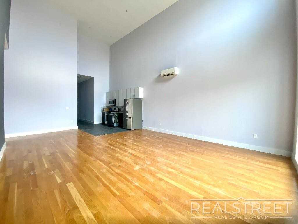 9002 Queens Blvd #PH3 - Photo 6 of 17