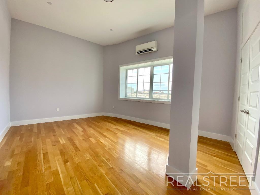 9002 Queens Blvd #PH3 - Photo 7 of 17