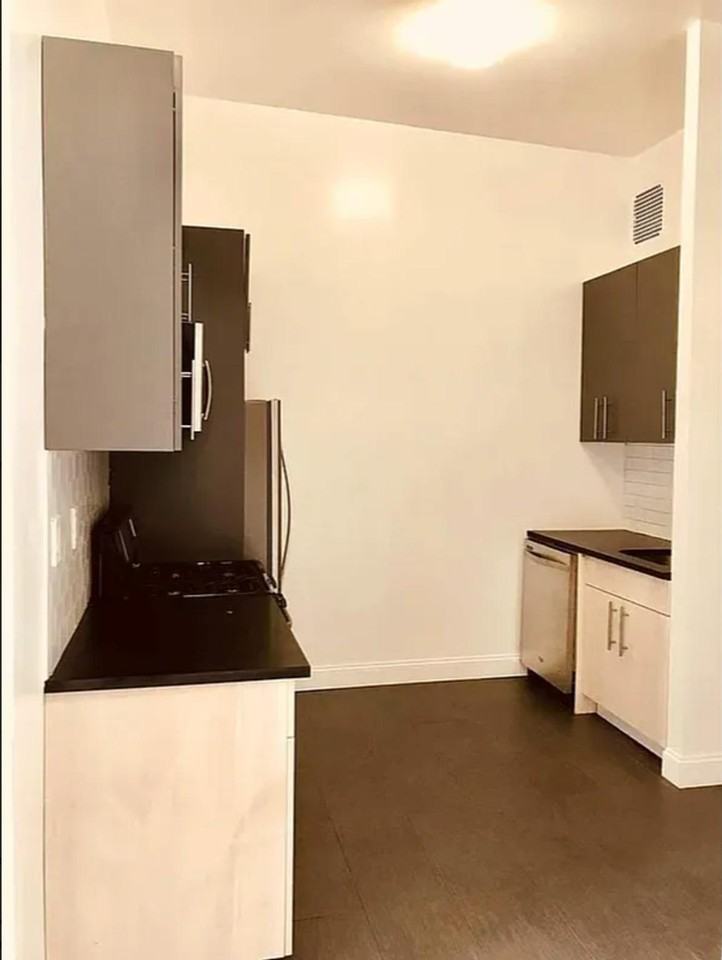 189 Sterling Pl #8 - Photo 5 of 8