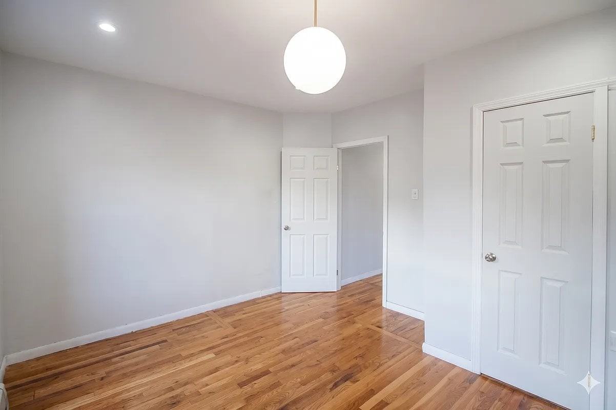 43 Underhill Ave #D3 - Photo 3 of 5