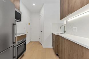 246 E 53rd St #4C - Photo 1 of 1