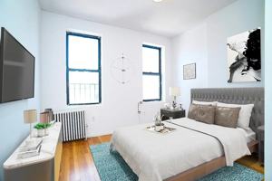 featured image of 249 E 10th St #3A
