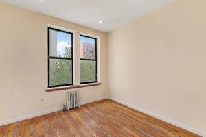 featured image of 619 E 5th St #24