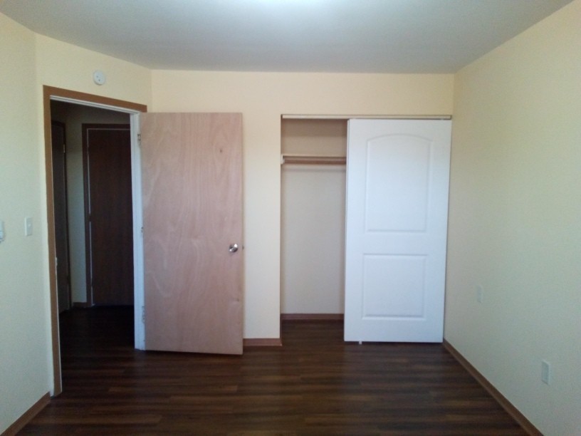 New Eastlawn Apartments - Photo 3 of 11