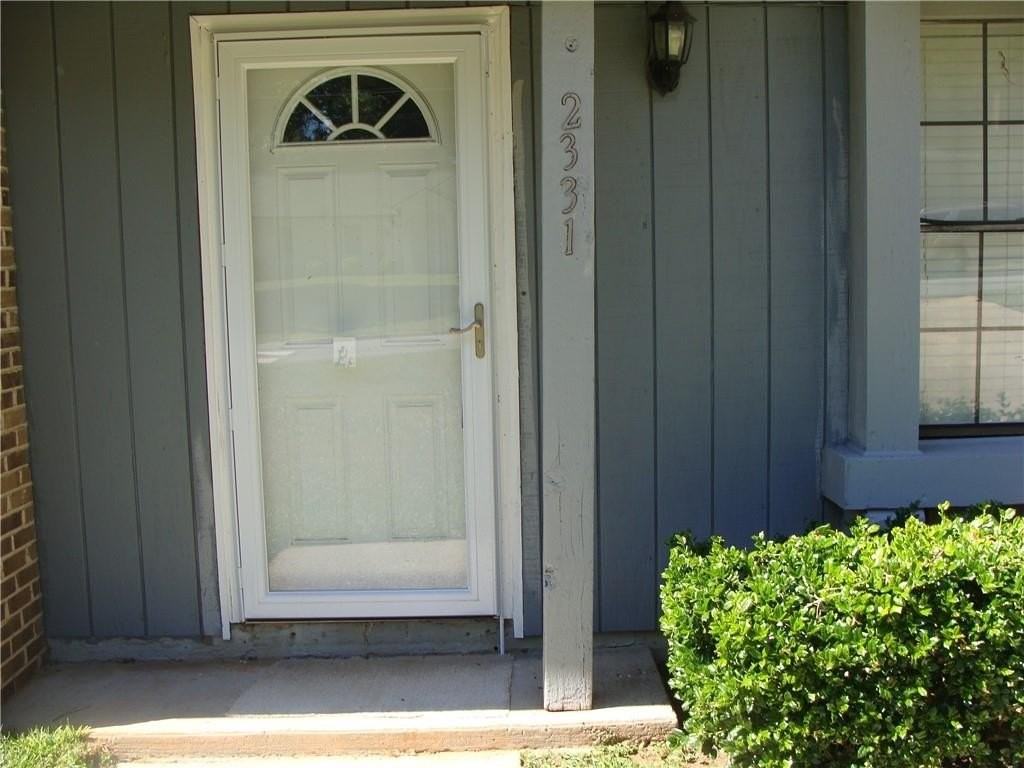 2331 Newgate Dr - Photo 5 of 33