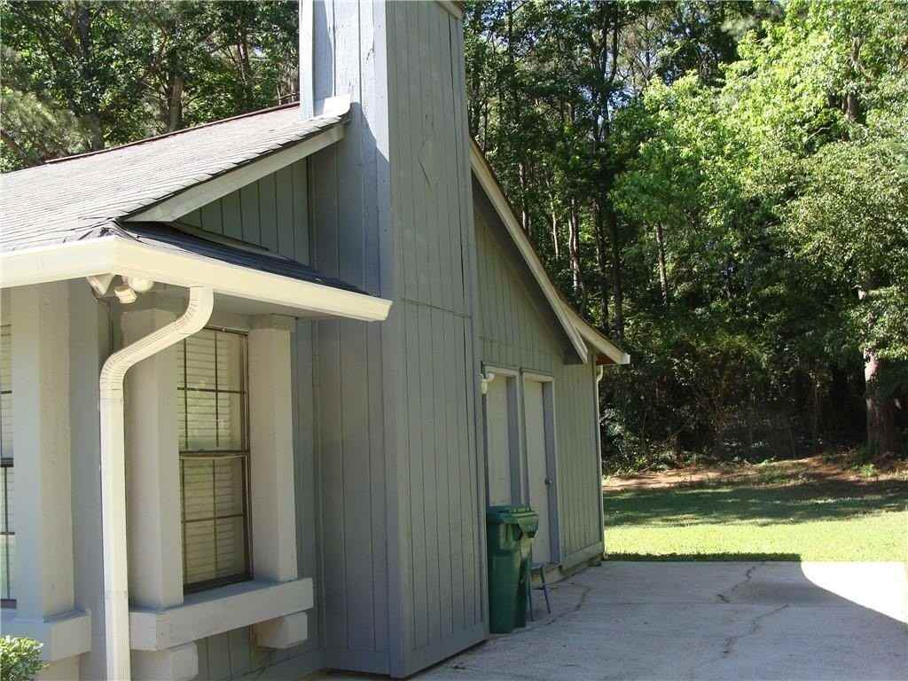 2331 Newgate Dr - Photo 7 of 33