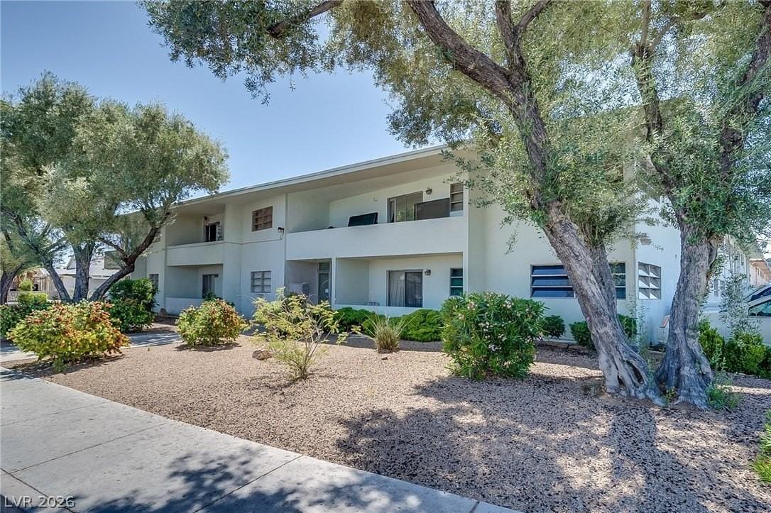 1700 Rexford Dr #209