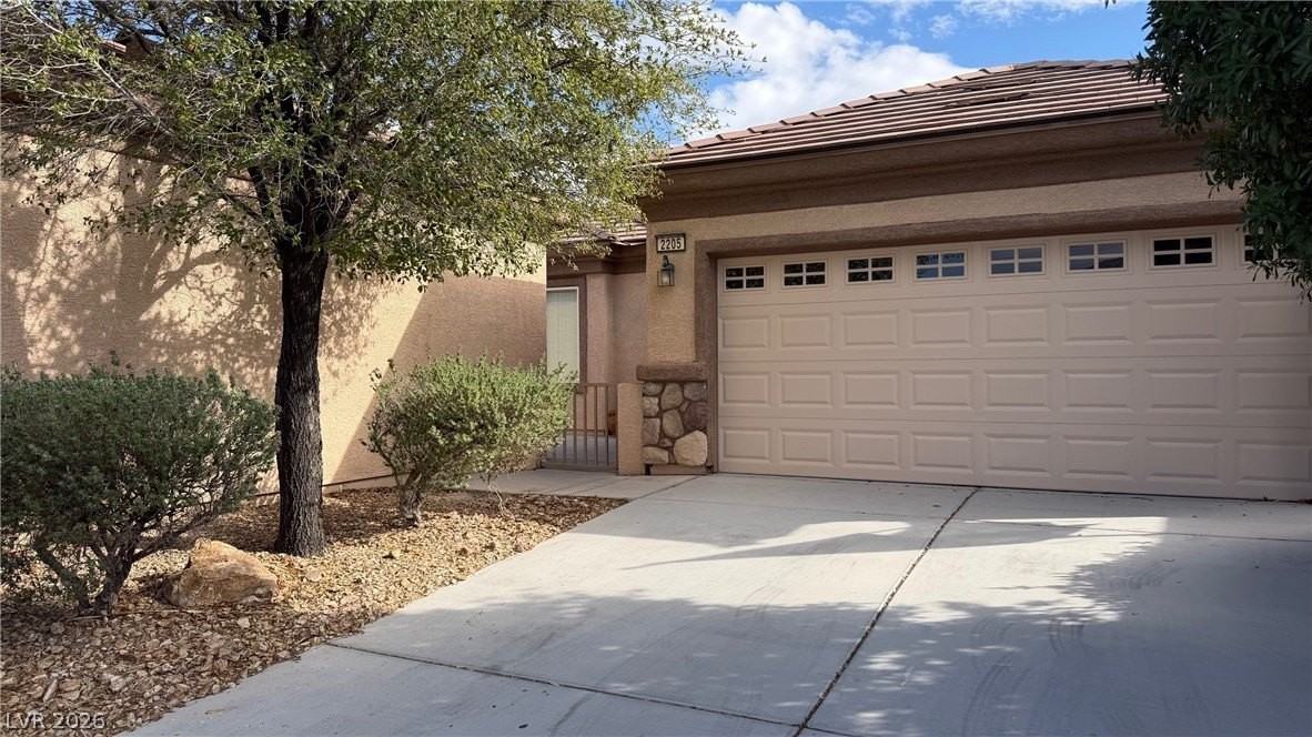2205 Willow Wren Dr - Photo 2 of 28