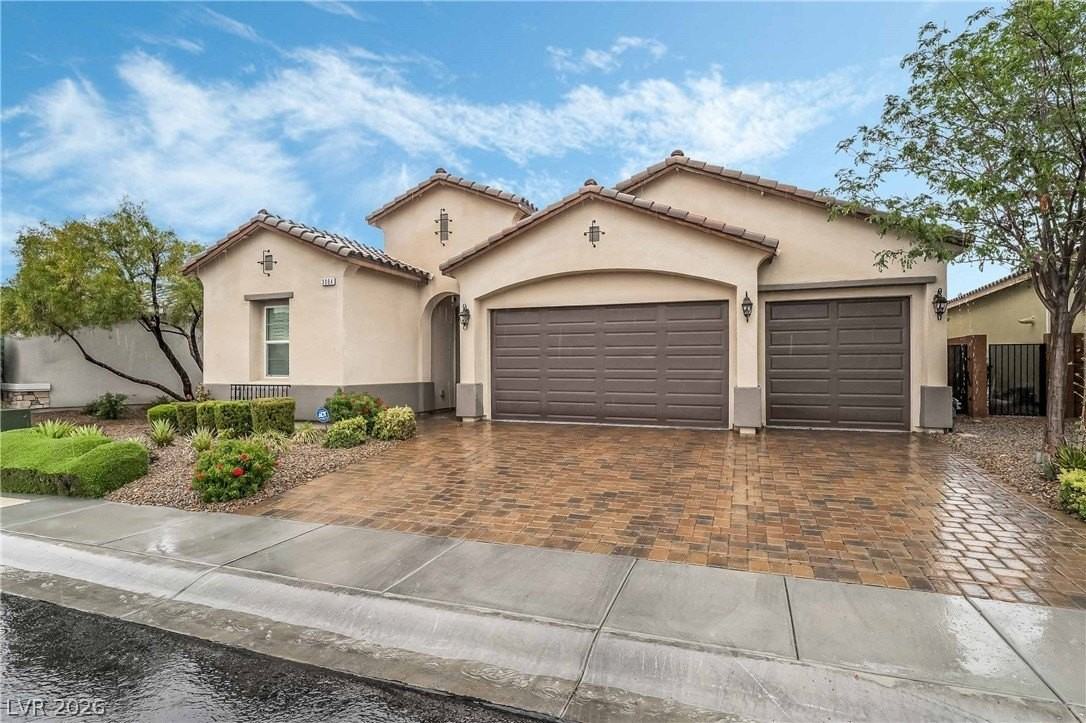 3084 Amoruccio Ct - Photo 2 of 24