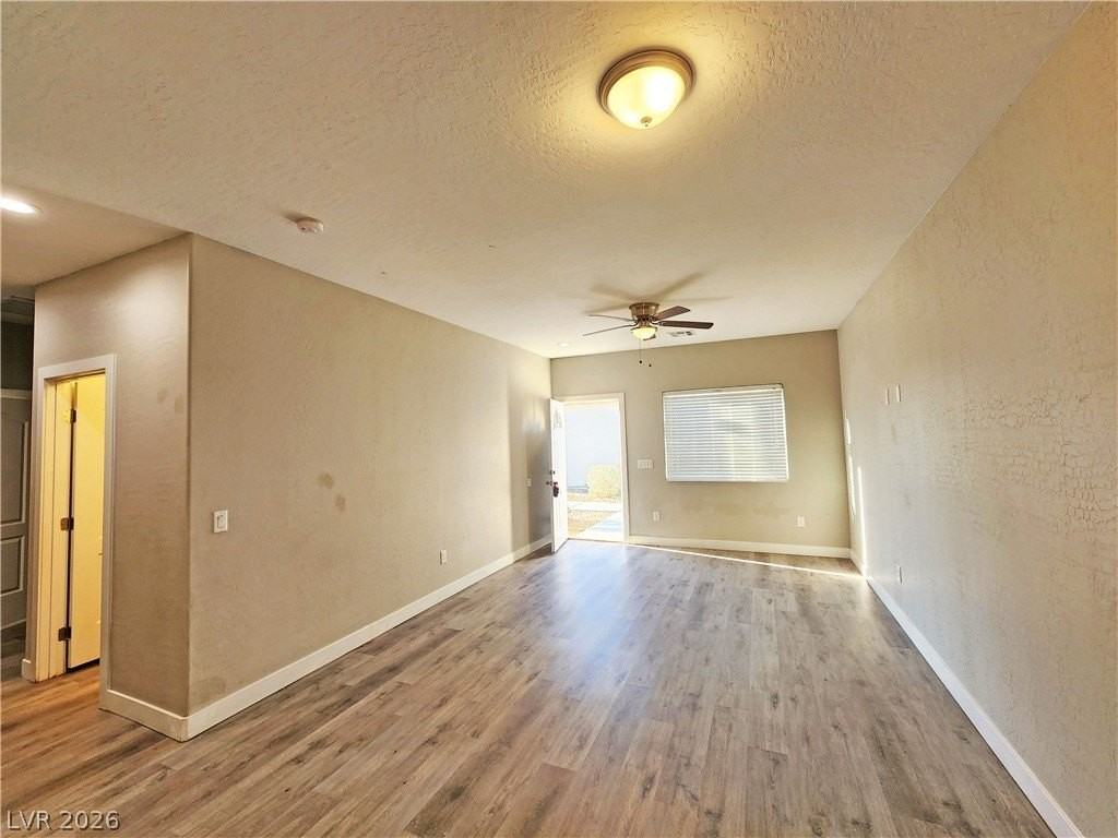 1121 Sixshooter Ave #2 - Photo 5 of 28