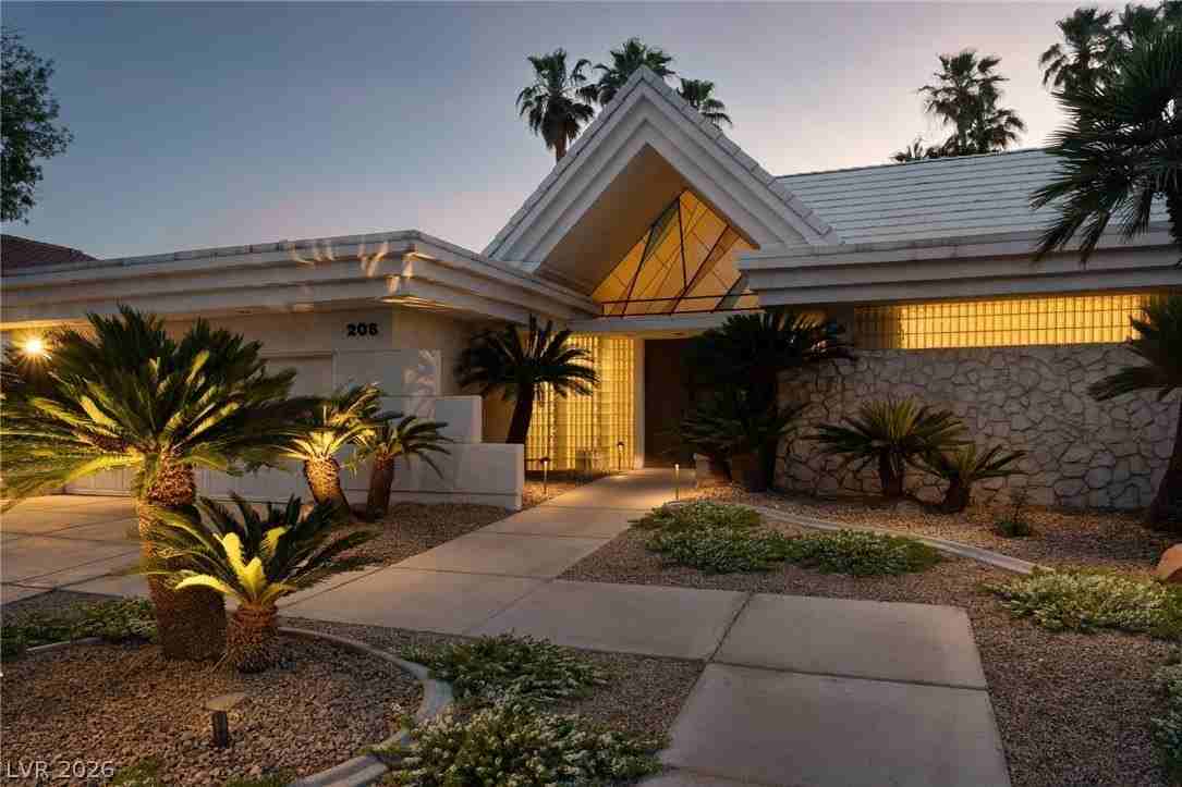208 Desert View St - Photo 2 of 19
