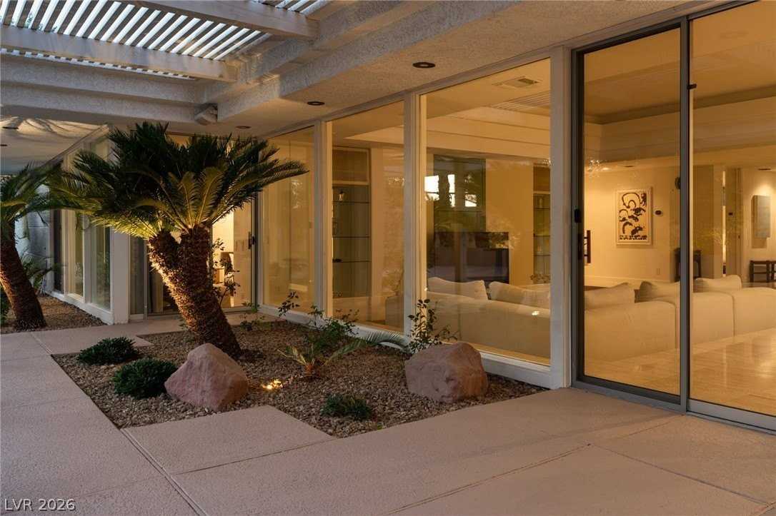 208 Desert View St - Photo 7 of 19
