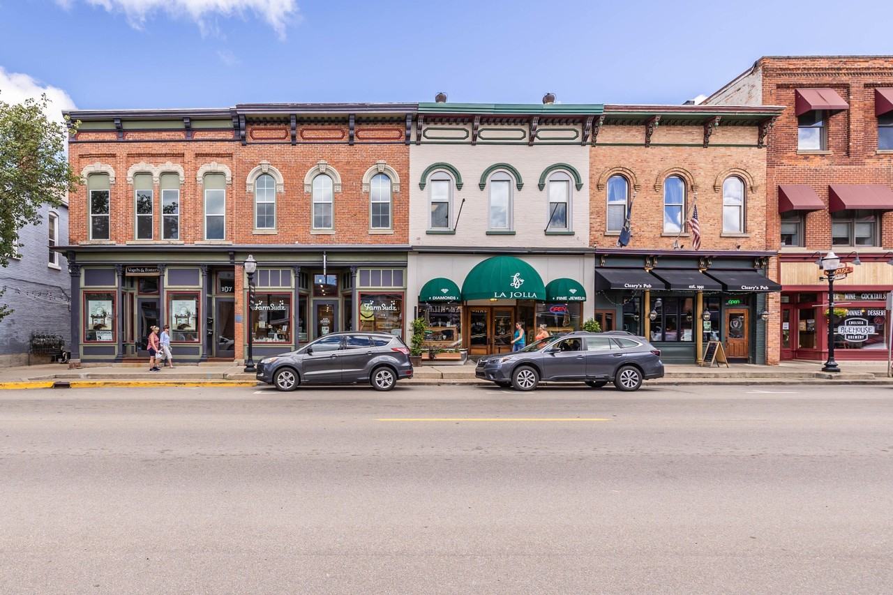 109 S Main St - Photo 2 of 26