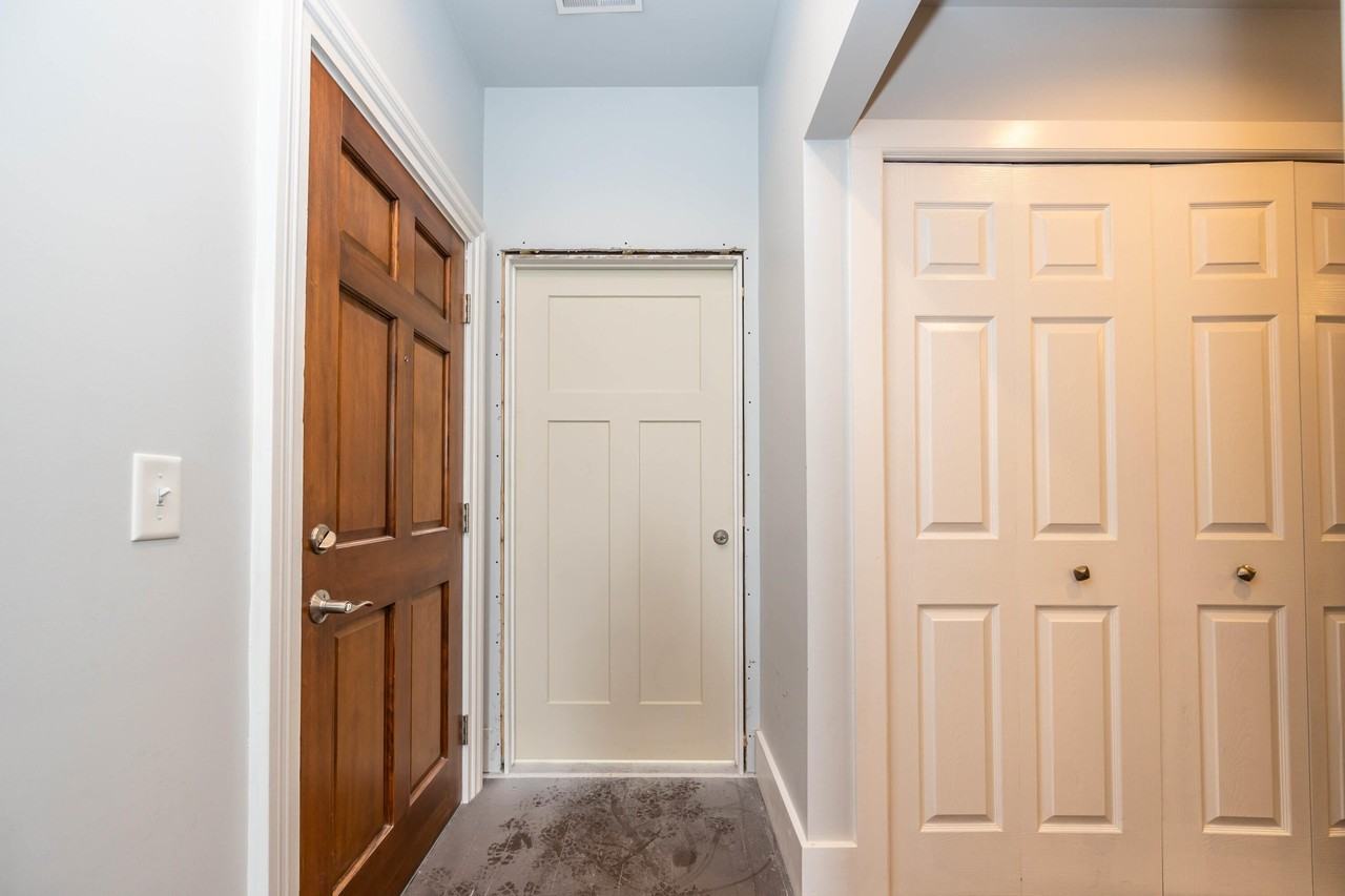 109 S Main St - Photo 5 of 26