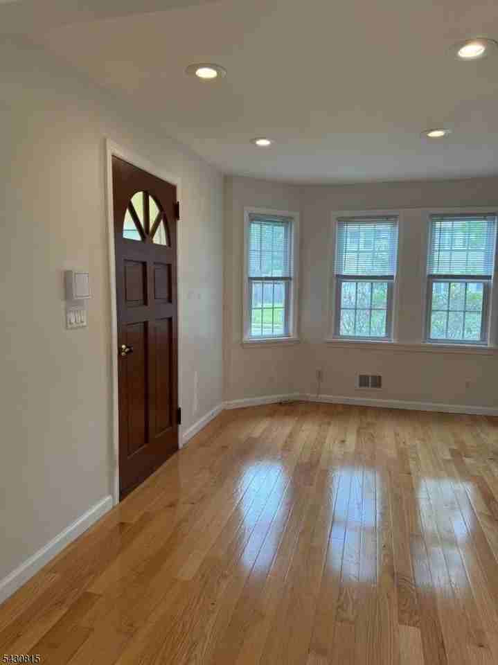 2 Chase Dr - Photo 4 of 32