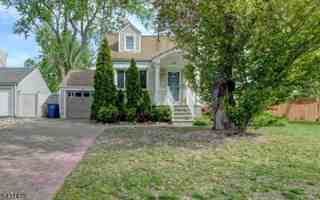 featured image of 72 Colonial Dr
