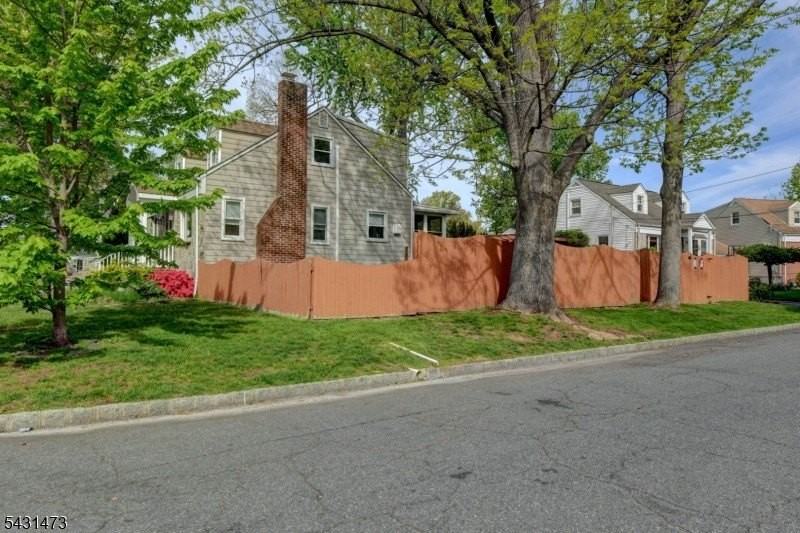 72 Colonial Dr - Photo 4 of 48