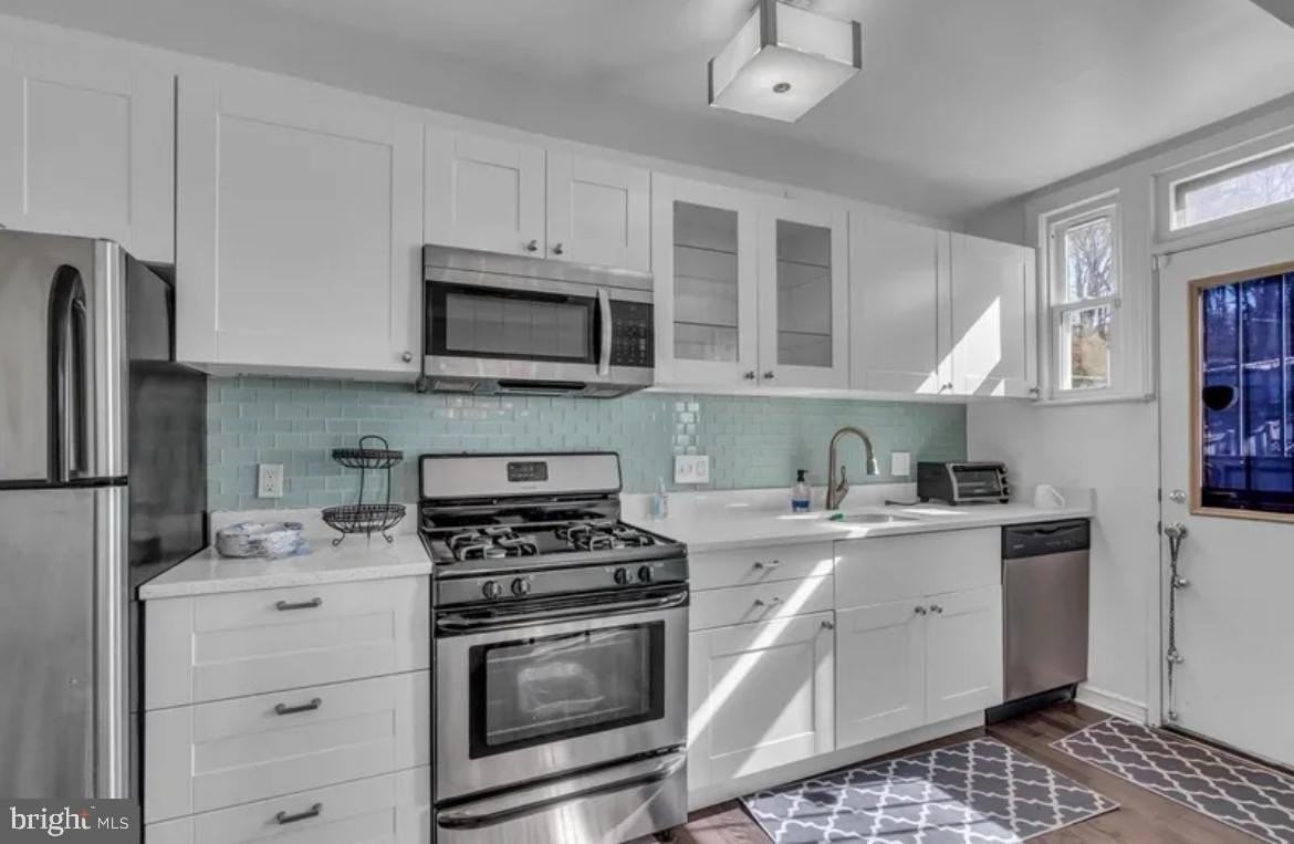 4011 Blaine St Ne - Photo 2 of 10