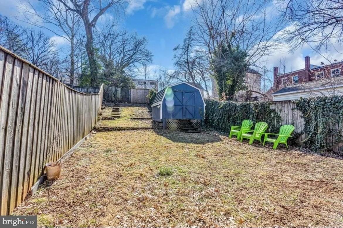 4011 Blaine St Ne - Photo 3 of 10