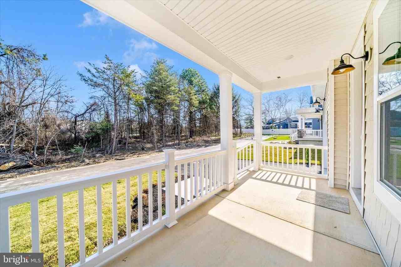 8308 Patience Ln - Photo 4 of 47